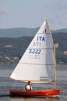 dinghy12_1.JPG