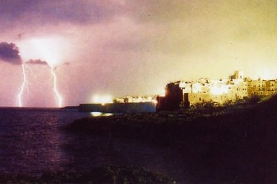 Fulmini_su_polignano_estate_2004[1].jpg